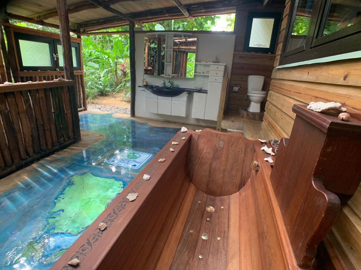 Jungle Bluff Beach Paradise - Jungle House Bocas del Toro Buitenkant foto